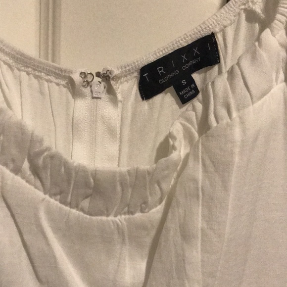 NWOT white romper size small. - Picture 2 of 3